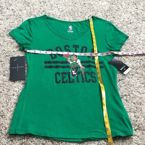🆕 Boston Celtics NBA women’s v neck top - Picture 5 of 9